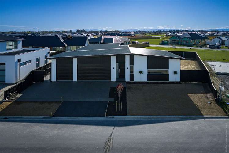 35 Candlesticks Crescent Lincoln_23