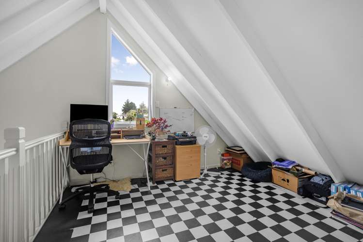 7 Fenchurch Grove Stokes Valley_13