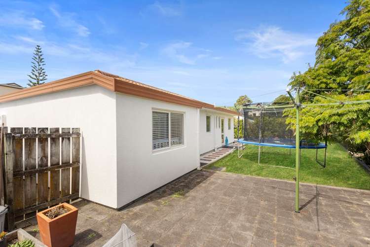 2/16 Knott Road Stanmore Bay_5