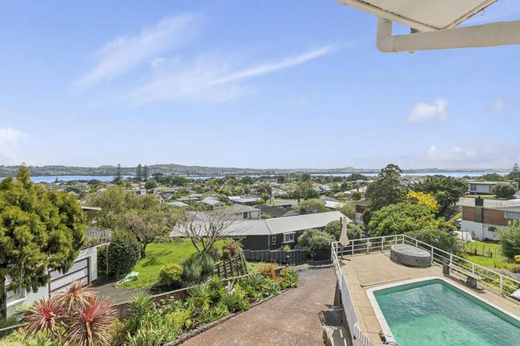 6 Conifer Lane Mangere Bridge_28