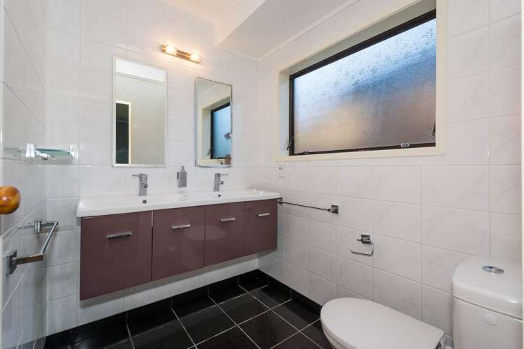 10 Newburn Road Waiake_8