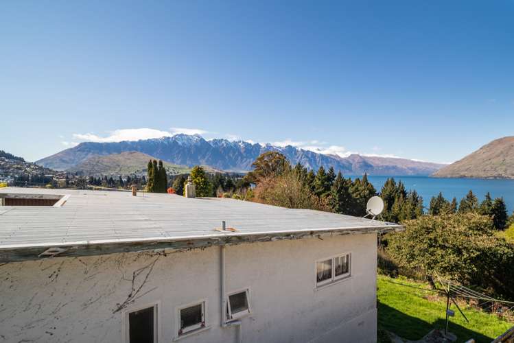 2/96 Thompson Street Queenstown_16