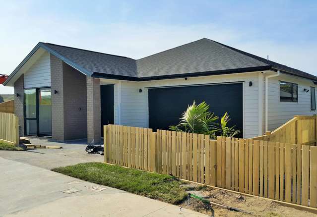 127 Godfrey Drive Orewa_1