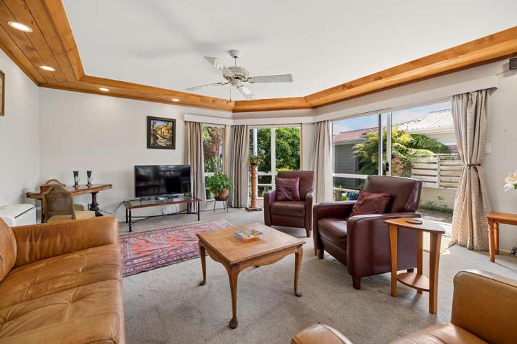 6 Lillian Place Orewa_11