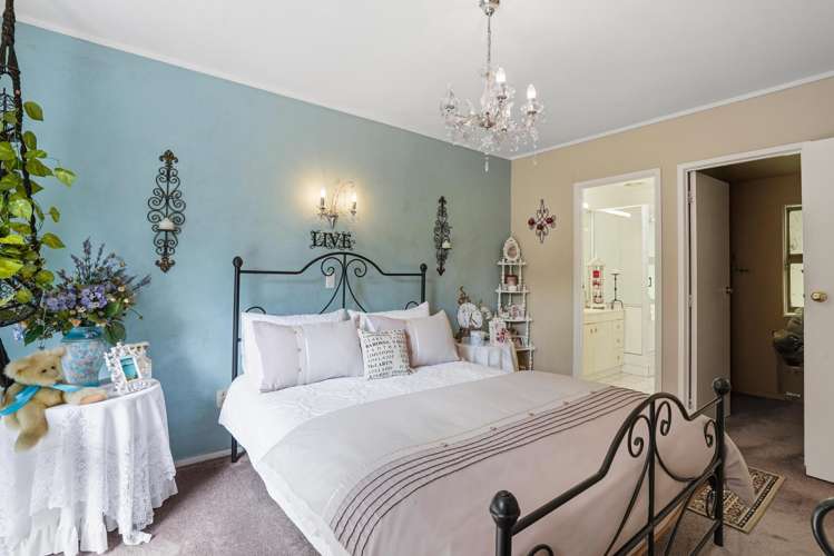 221 Point View Drive East Tamaki Heights_13