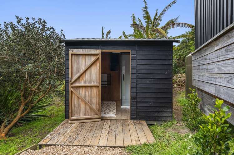 29 Calais Terrace Ostend_34