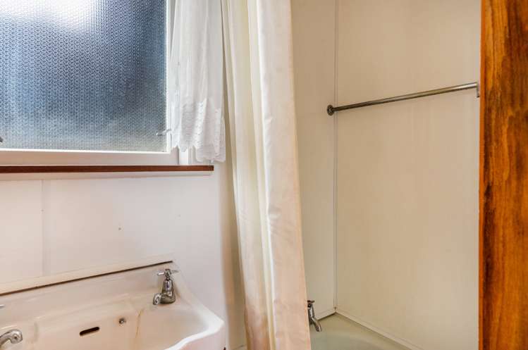 114 Te Rangitautahanga Road Turangi_16