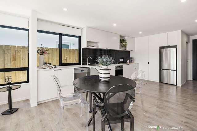3/6 Bushland Grove Paparangi_2
