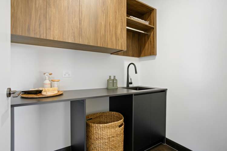 7 Artistic Avenue Leamington_23