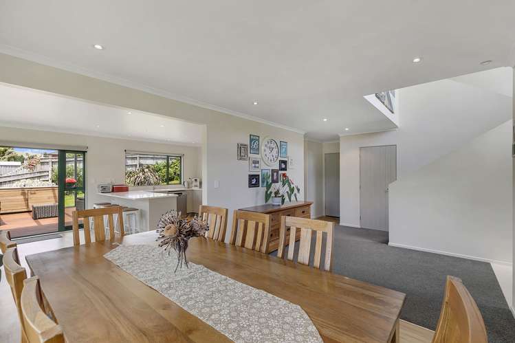 71 Te Puia Drive Aotea_6