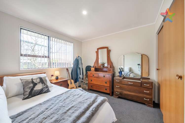 2/8 Hewer Crescent Naenae_7