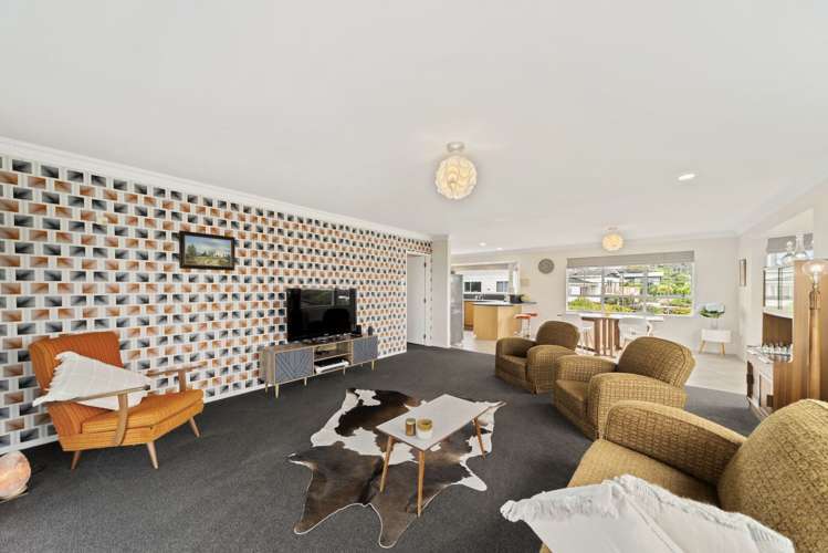 4 Ingle Avenue Waipahihi_3