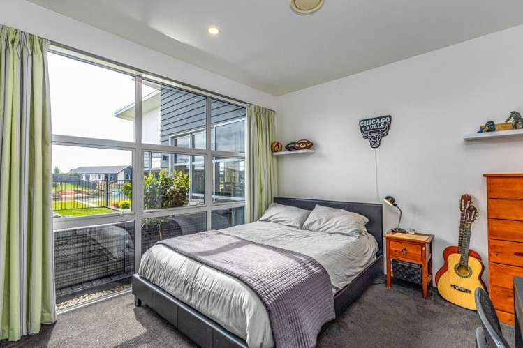 21 Torbay Avenue Lake Hood_16