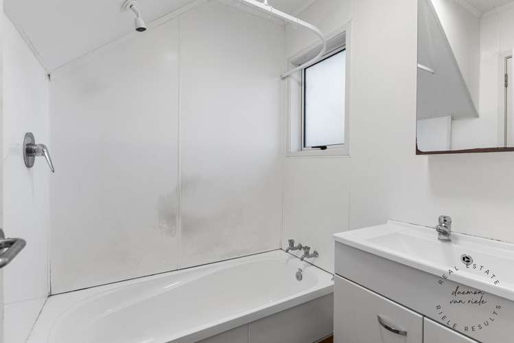 52 Moncrieff Avenue Clendon Park_5