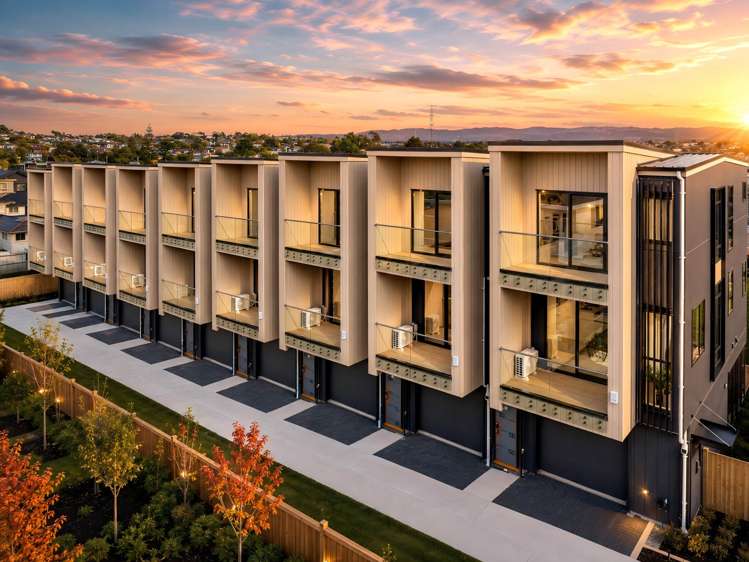 2/4 Toru Street Te Atatu Peninsula_24