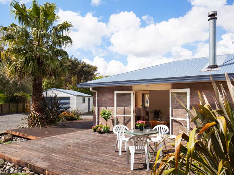 19 Tutchen Avenue Raglan_1