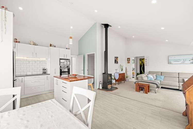 1 Colenso Place ōtaki Beach_15