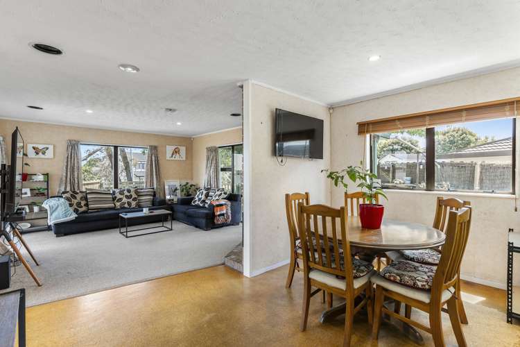 15 Sandgate Avenue Botany Downs_8