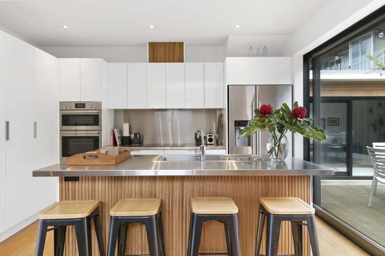 312 Queens Drive Lyall Bay_8