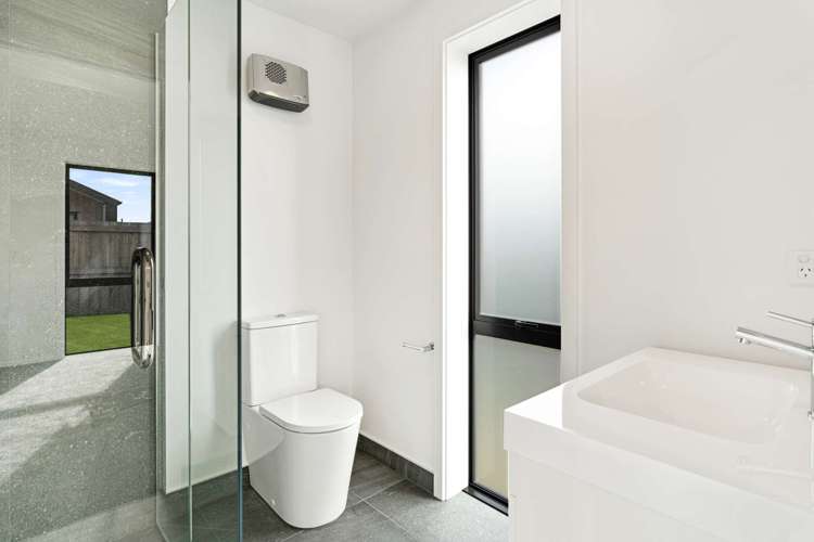 77 Magnum Drive Cromwell_10