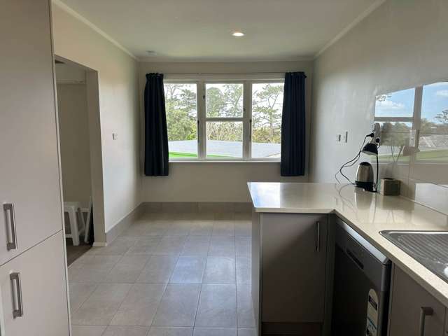 4/331 Royal Road Massey_3