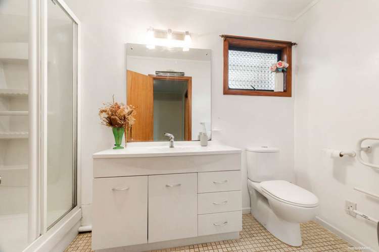 68 Eskdale Road Birkdale_11