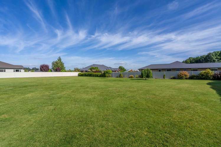 18 Longwood Drive Winton_19
