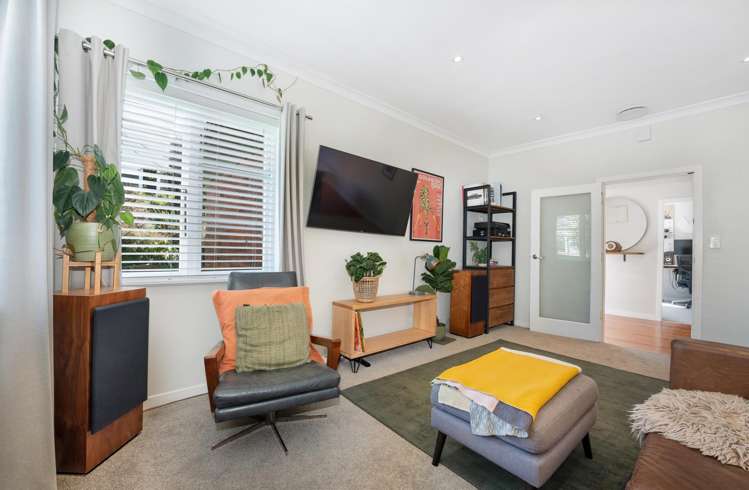 544 Broadway Strathmore Park_7