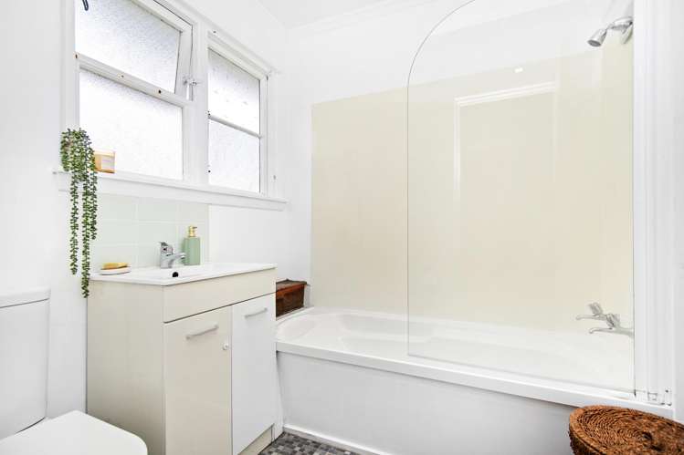 11 Hughes Crescent Taita_13