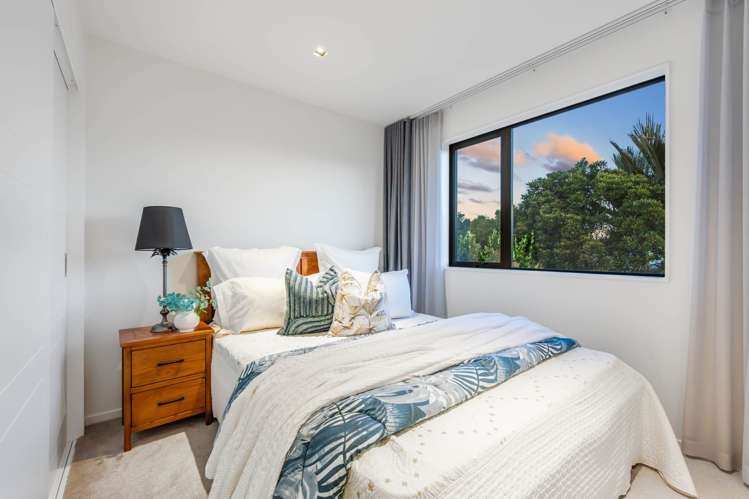 2F Hollywood Avenue Epsom_12