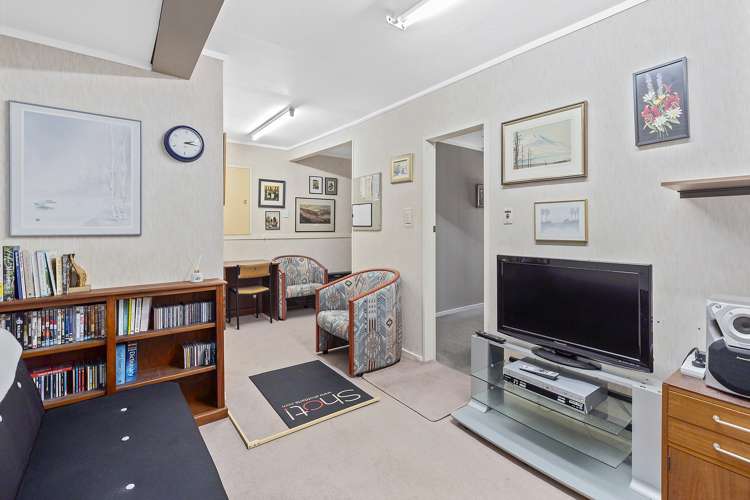 6 Balliol Drive Tawa_15