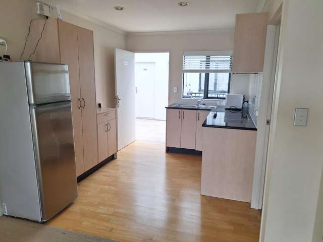 QA705/176 Broadway 1734_2