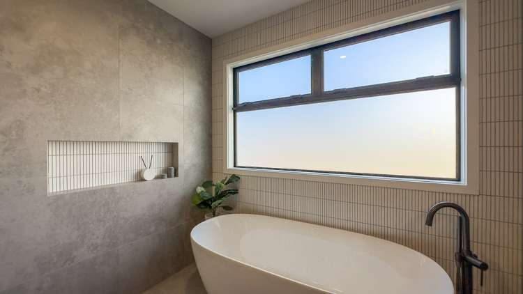 65 Livingstone Road Ngahinapouri_32