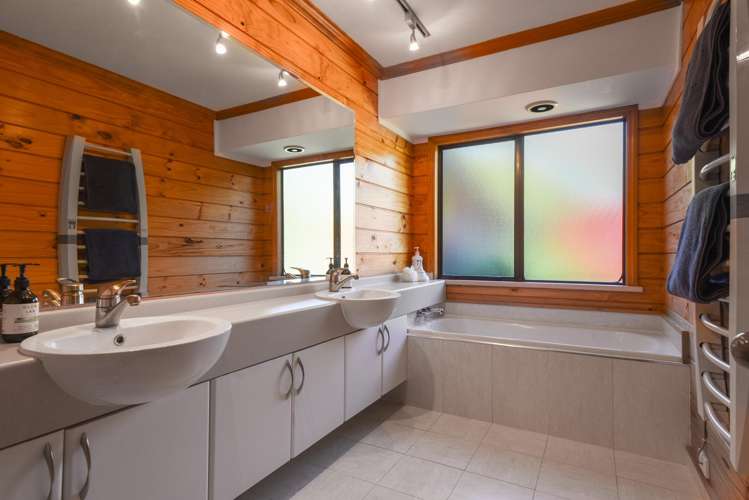 11 Eruana Place Owhata_22