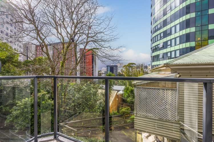 1b/6 Saint Martins Lane Grafton_14