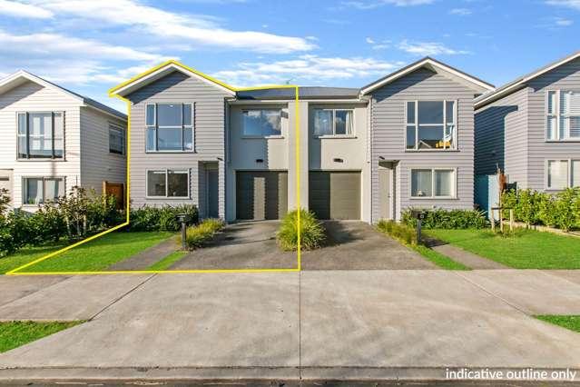 Modern 4 Bedroom House with Back Courtyard