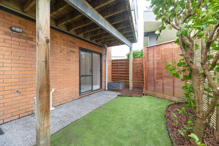 230/172 McLeod Road Te Atatu South_11