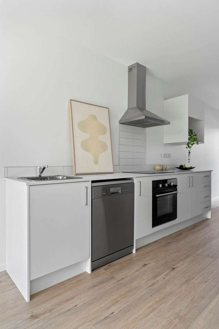 78 Rauemi Way Te Atatu South_12