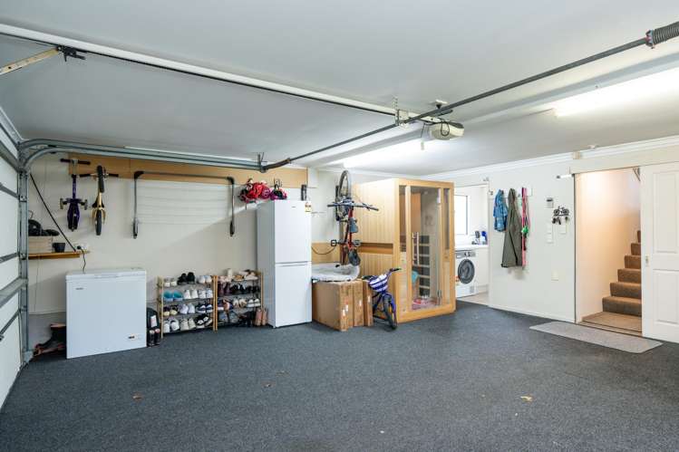 712 Queens Drive Waikiwi_24