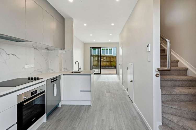 2D Glenford Lane Te Atatu Peninsula_1