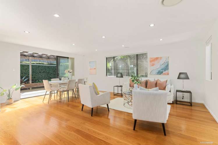 2/11A Parr Terrace Castor Bay_17