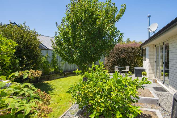 15 Silverstone Place Lytton West_21