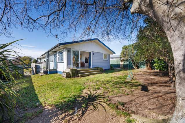 2 Lockhart Avenue Milson_1