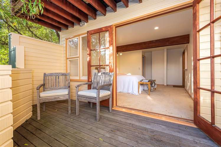 8 Ngaio Lane Charteris Bay_9