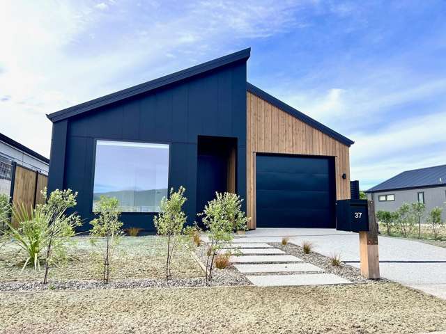 Lovely new home in Wooing Tree Estate, Cromwell