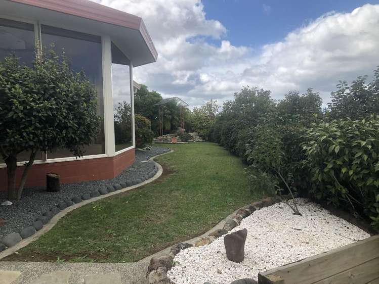 21 Pebble Beach Boulevard Kamo West_1