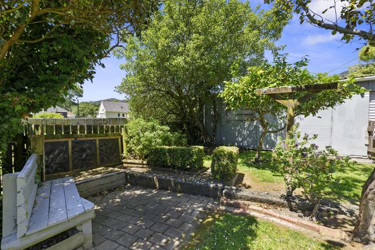 2 Hill Grove Naenae_9