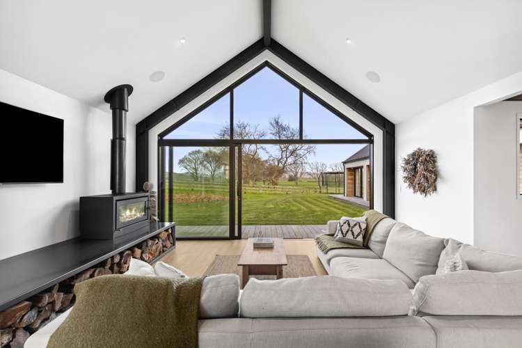 3072 Cambridge Road Cambridge_11