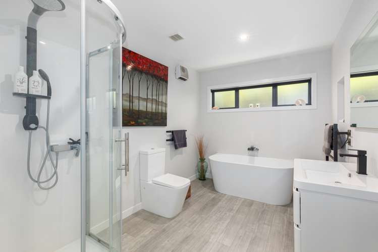 154 Endeavour Drive Whitby_16