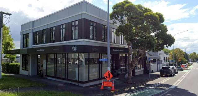 MODERN RICHMOND ROAD OFFICE
